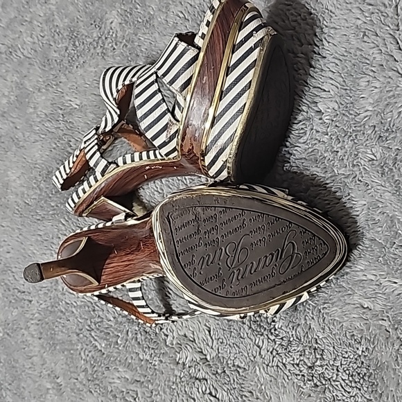 GB- Spring Heel Sandal - Picture 2 of 4